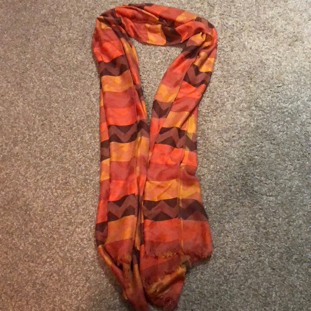 Scarf w/ orange/brown tones